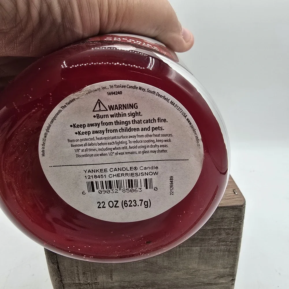 Yankee Candle Cherries On Snow 22 Oz Jar Never Used/New Rare Retired Scent